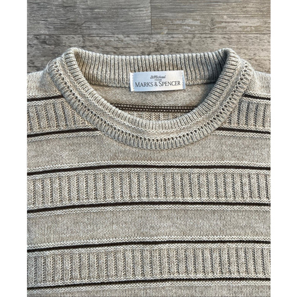 Vintage Mark and Spencer Knit Crewneck in great condition - Picture 4 of 4